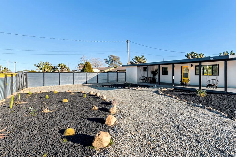 RU Desert Hive The Conservation Experience, Vacation Rentals, Yucca