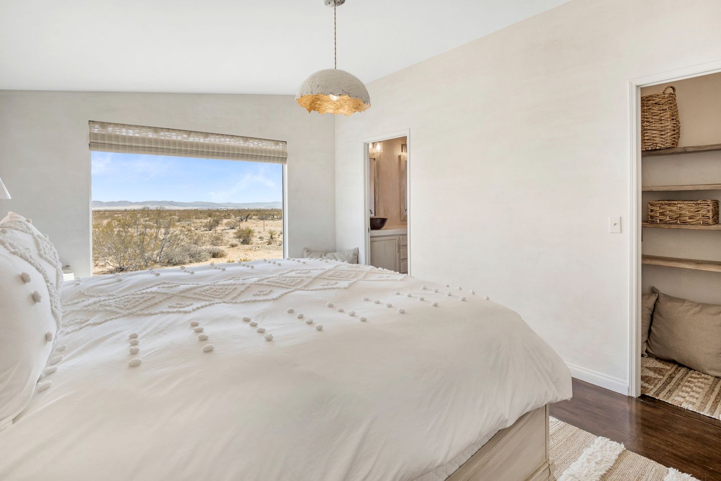 Impressive Cottage with Fire Pit, Hot-tub and Barbecue in Joshua Tree, California