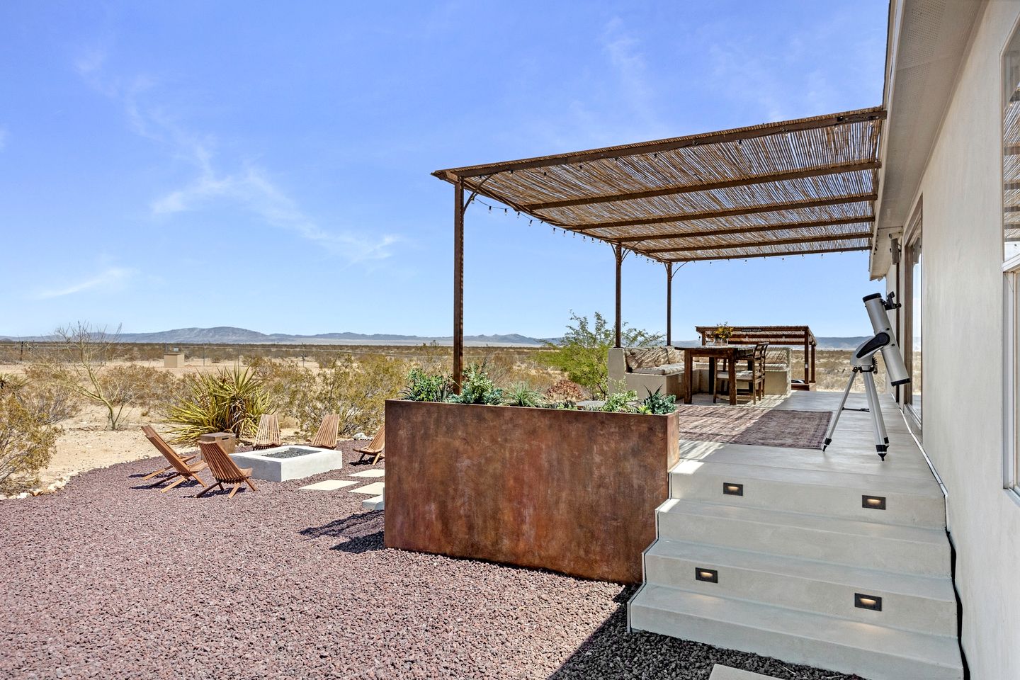 Impressive Cottage with Fire Pit, Hot-tub and Barbecue in Joshua Tree, California