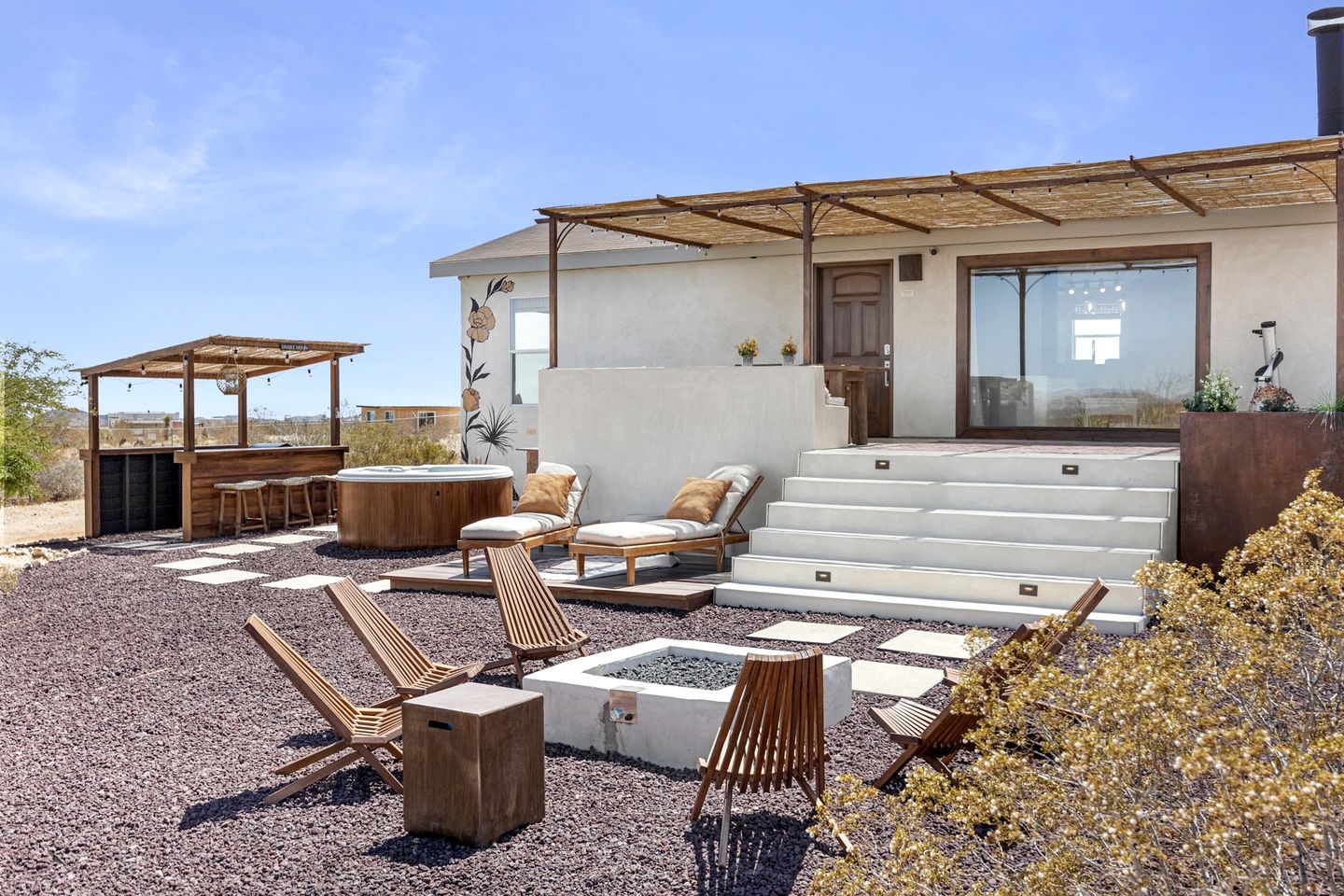 Impressive Cottage with Fire Pit, Hot-tub and Barbecue in Joshua Tree, California