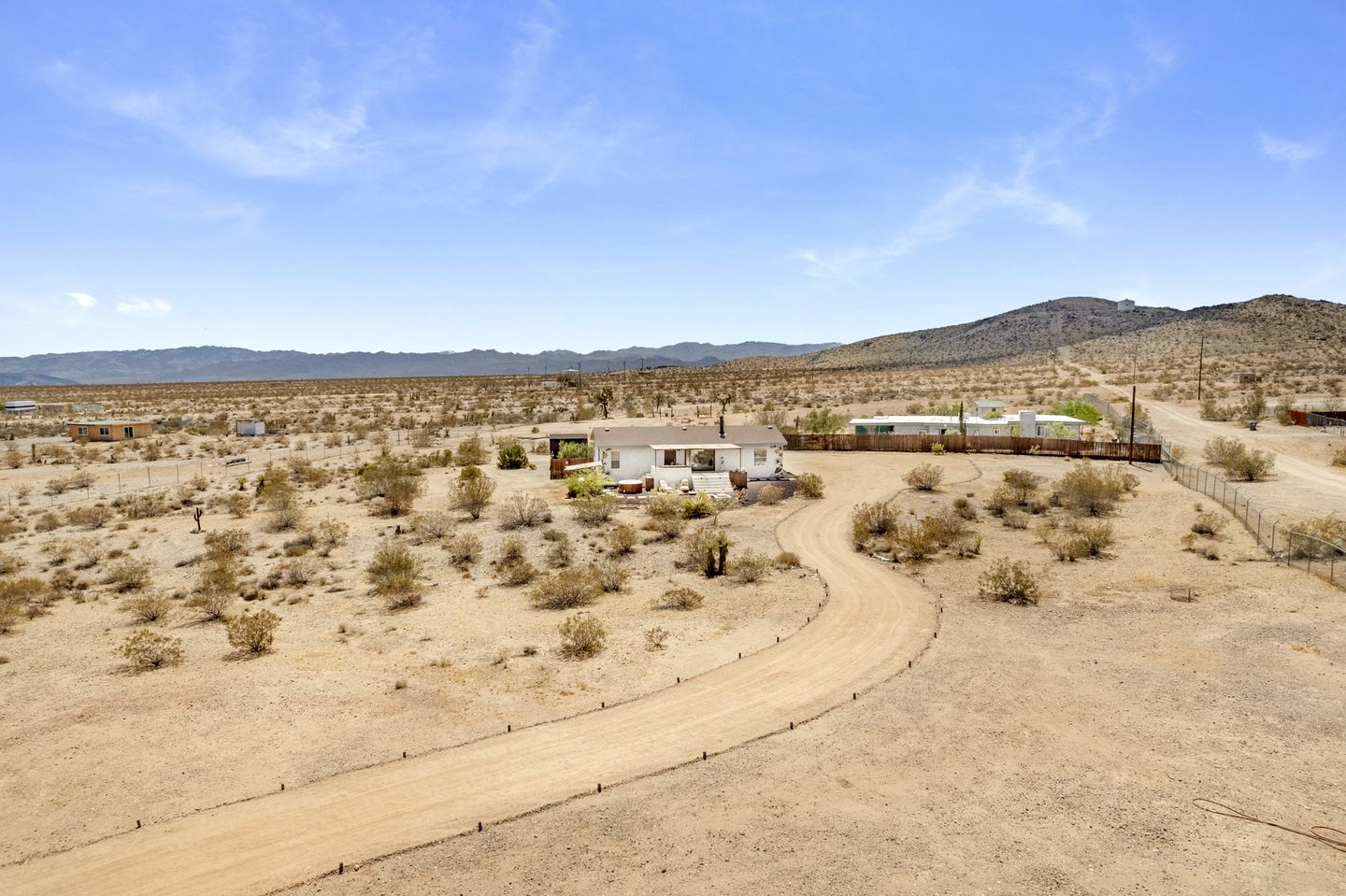 Impressive Cottage with Fire Pit, Hot-tub and Barbecue in Joshua Tree, California
