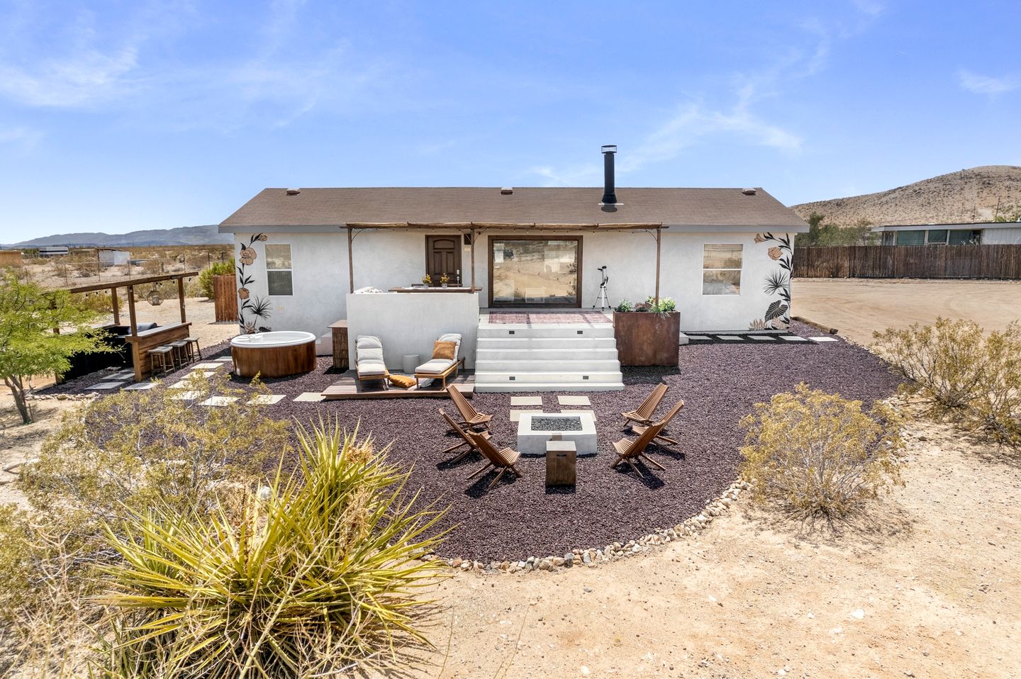 Impressive Cottage with Fire Pit, Hot-tub and Barbecue in Joshua Tree, California