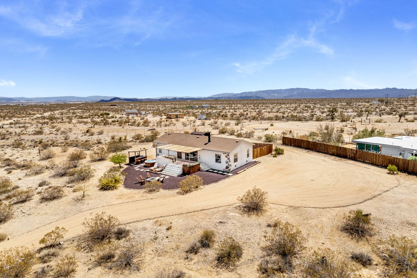 Impressive Cottage with Fire Pit, Hot-tub and Barbecue in Joshua Tree, California