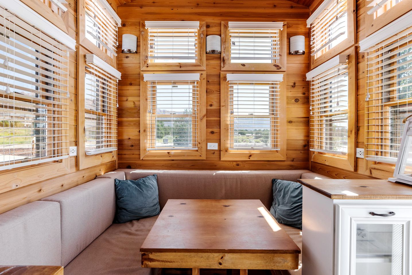 Discover Two Wonders: Tiny Home Getaway Near Bryce Canyon and Grand Canyon