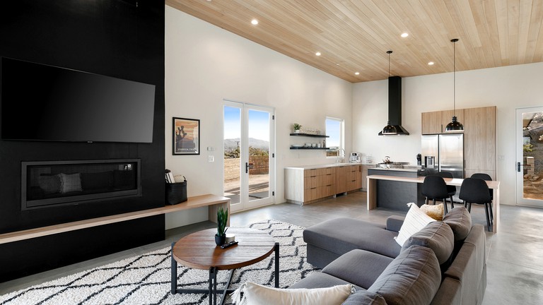 Floating Homes (United States of America, Yucca Valley, California)