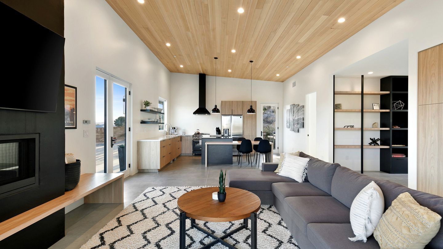 Modern Vacation Rental with Hot Tub and BBQ in Yucca Valley, CA