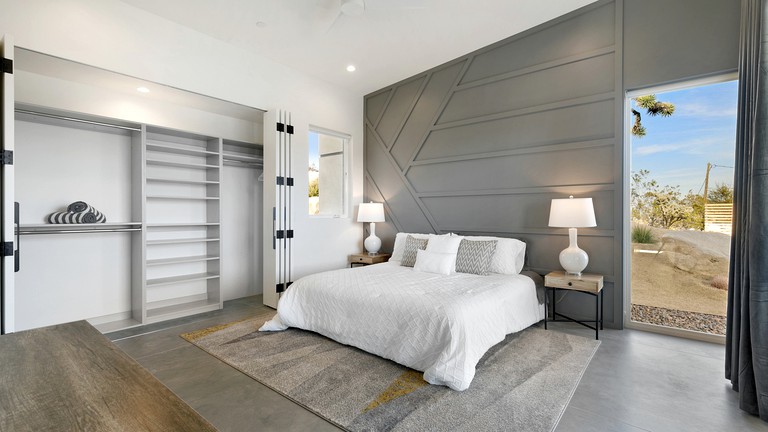 Floating Homes (United States of America, Yucca Valley, California)