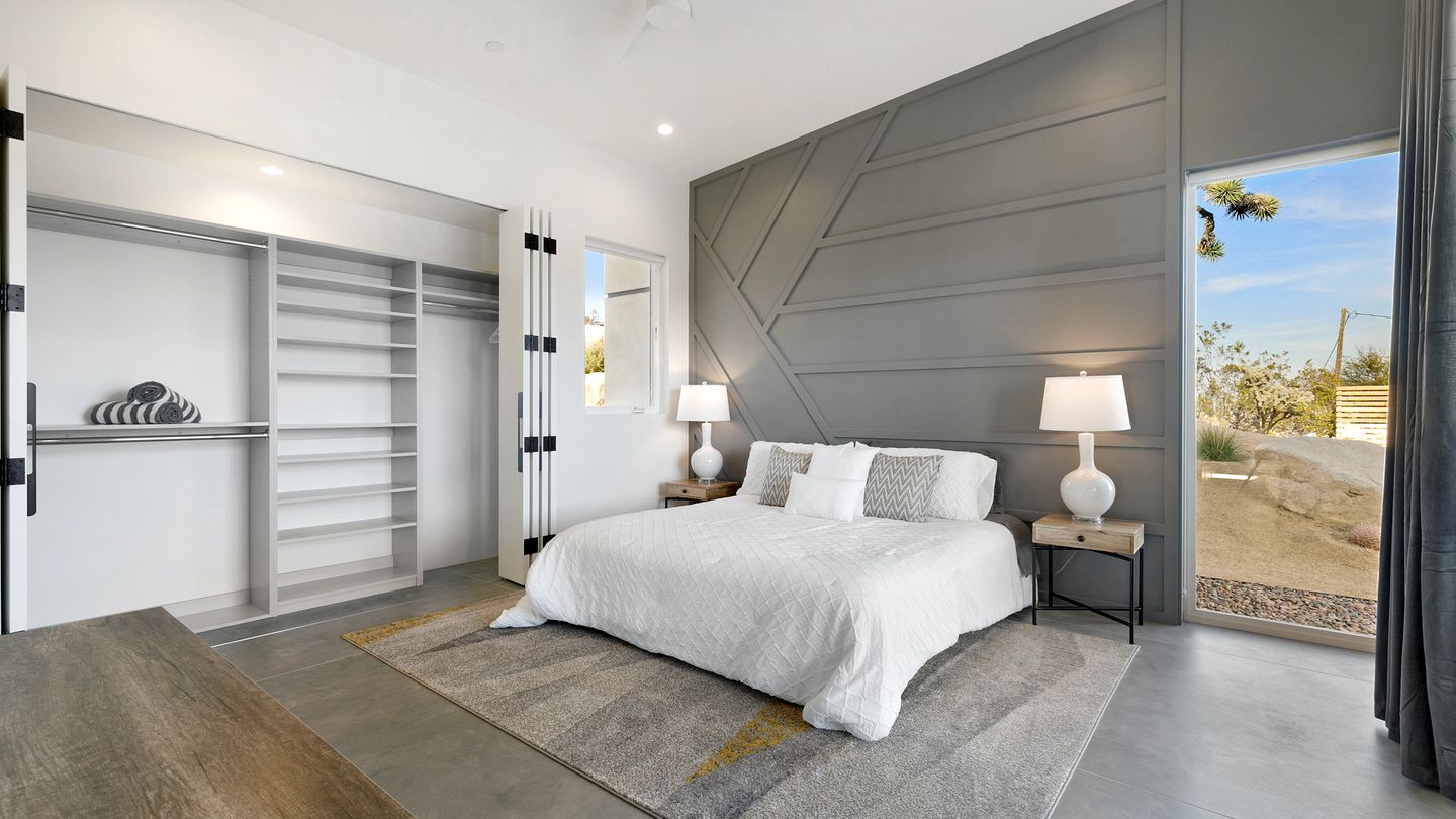 Modern Vacation Rental with Hot Tub and BBQ in Yucca Valley, CA