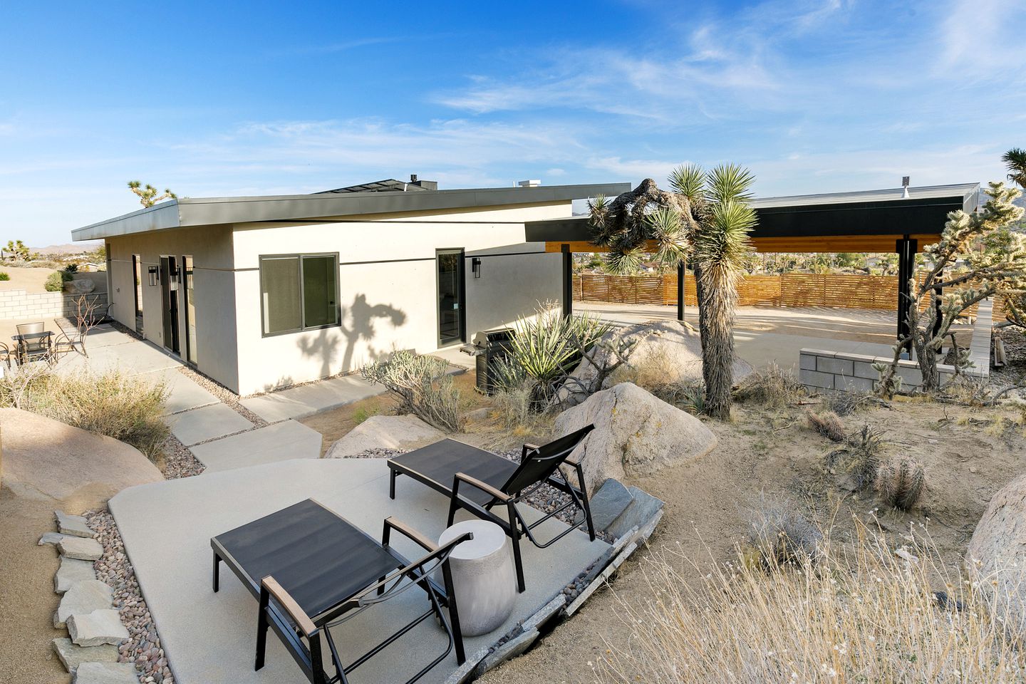 Modern Vacation Rental with Hot Tub and BBQ in Yucca Valley, CA