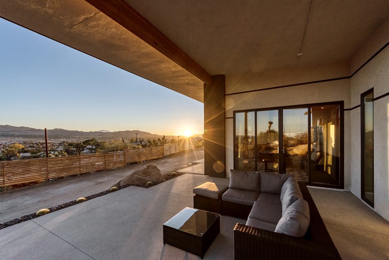 Floating Homes (United States of America, Yucca Valley, California)