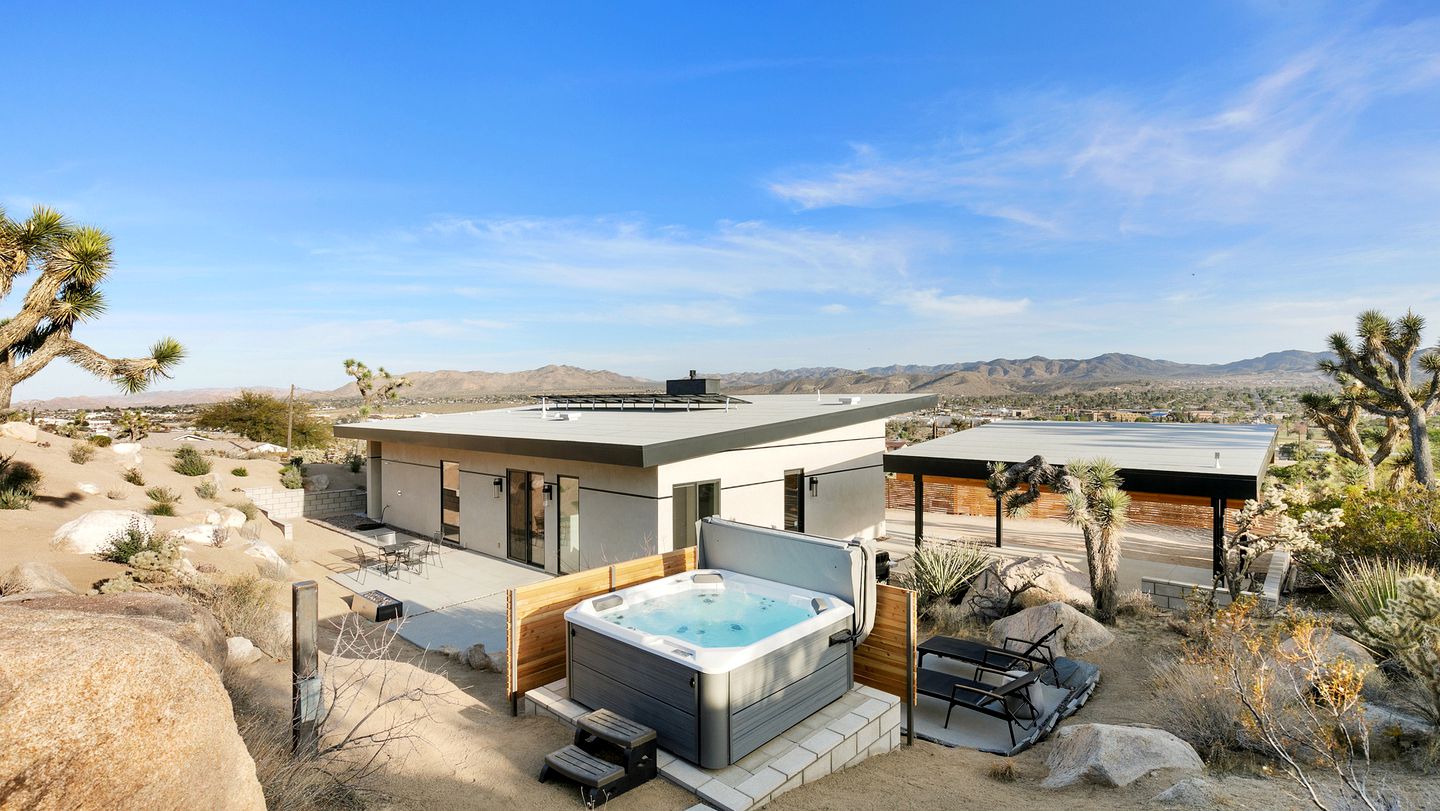 Modern Vacation Rental with Hot Tub and BBQ in Yucca Valley, CA
