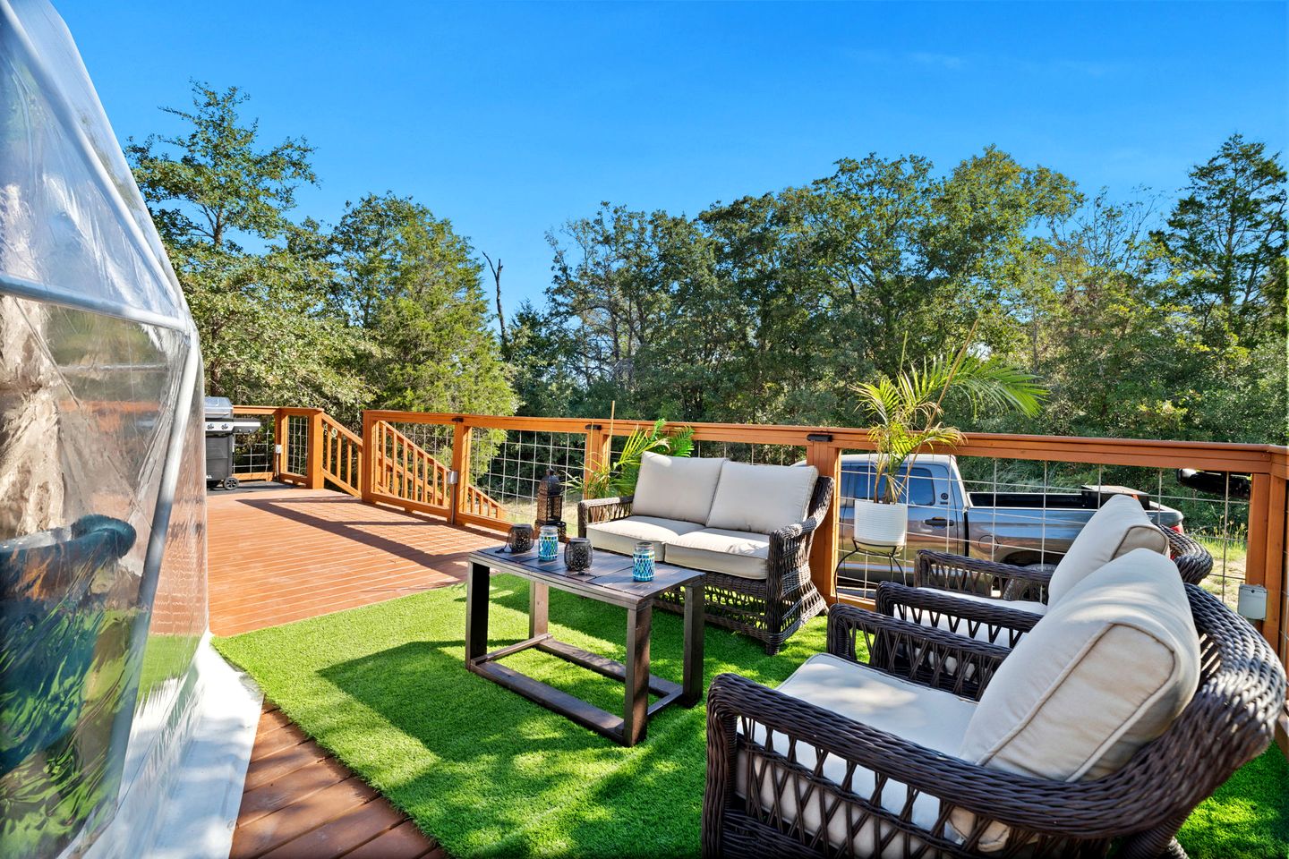 Beautiful Lofted Dome with Cozy Deck and Charming Design in Elgin, Texas