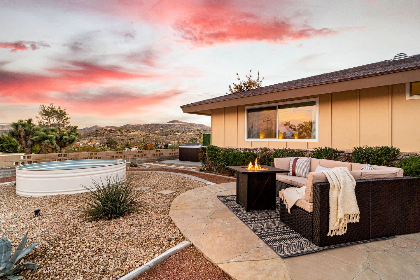 RUDesert Zen House 1BD, 1BR, Vacation Rentals, Yucca Valley, United