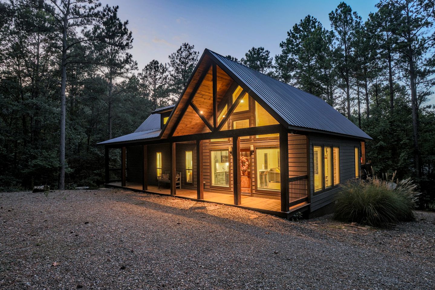 Design Cabin with Jacuzzi and Porch in Broken Bow, Oklahoma
