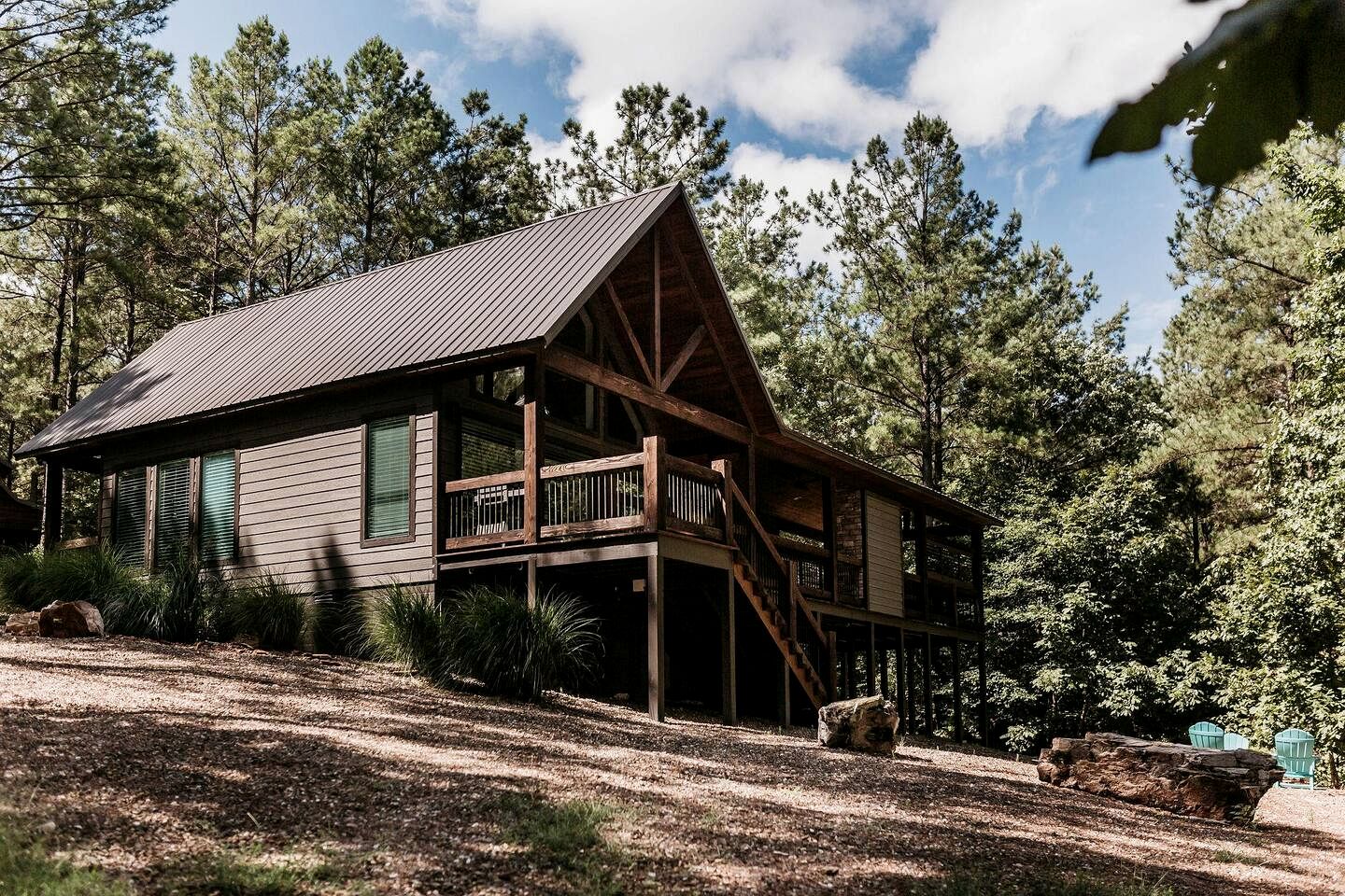 Design Cabin with Jacuzzi and Porch in Broken Bow, Oklahoma