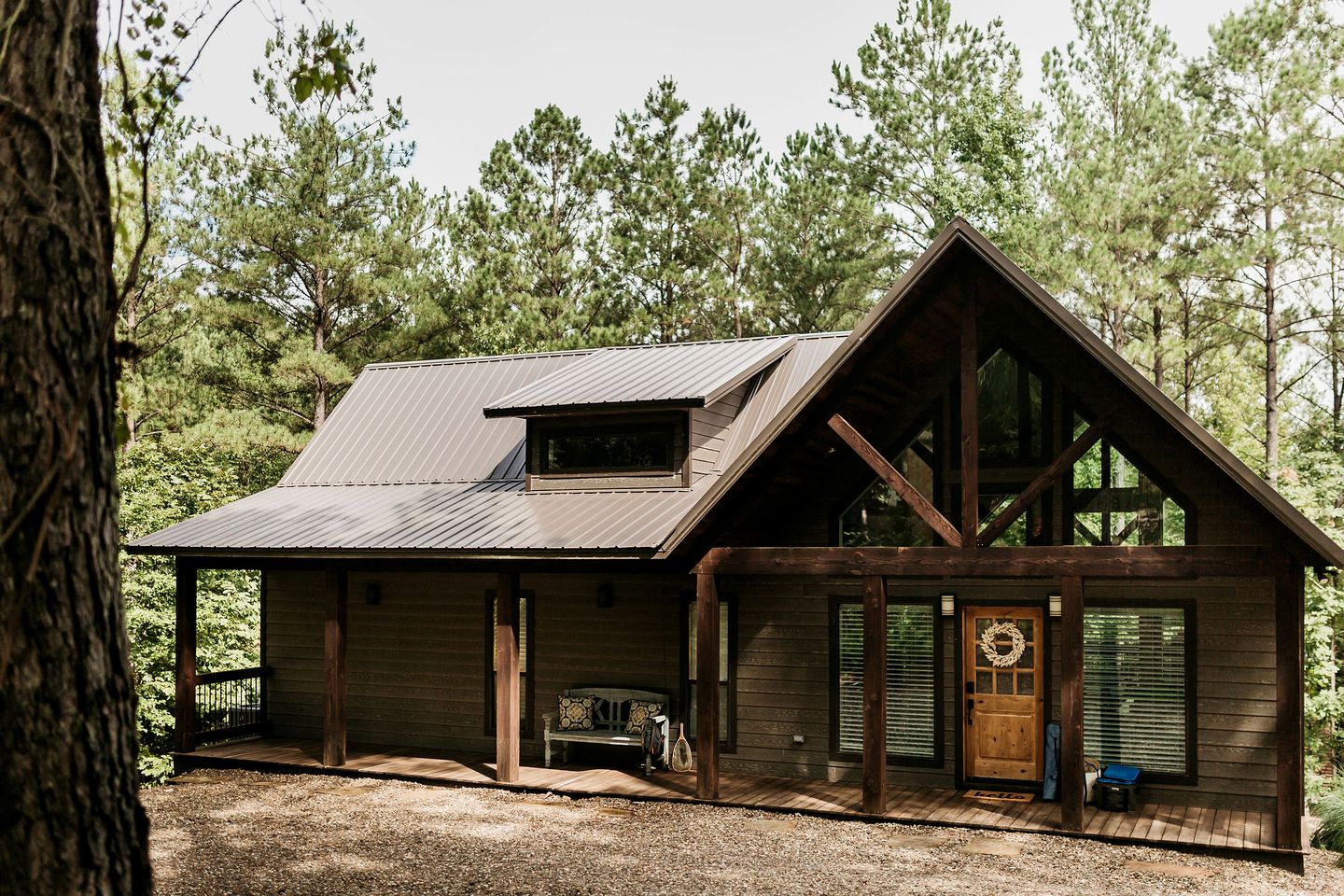 Design Cabin with Jacuzzi and Porch in Broken Bow, Oklahoma