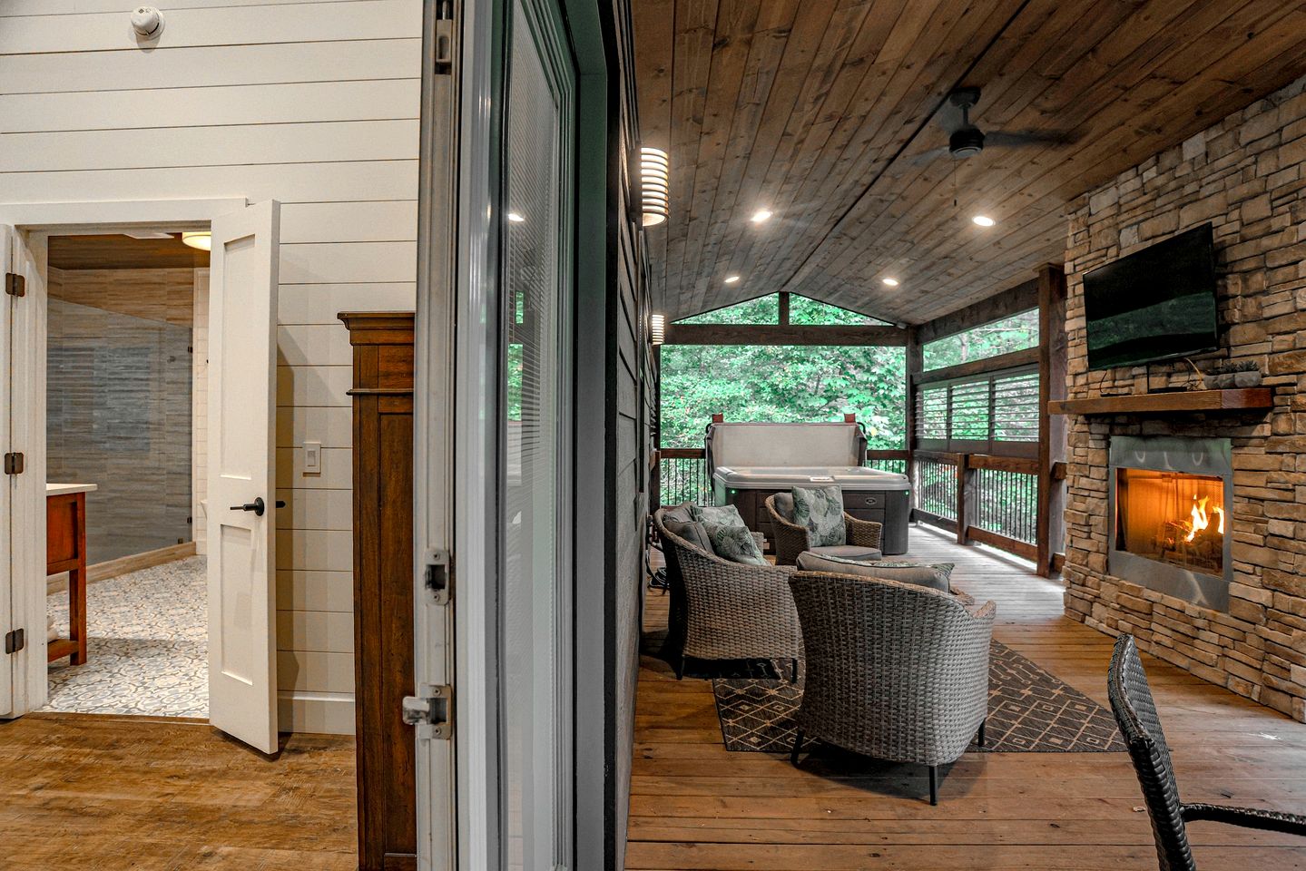 Design Cabin with Jacuzzi and Porch in Broken Bow, Oklahoma
