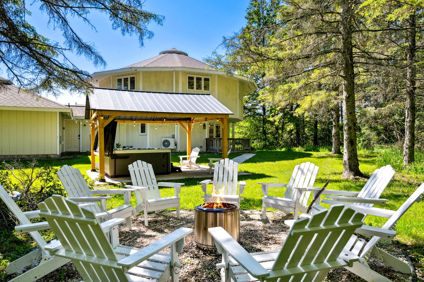 Design Cabin with Jacuzzi and Porch in Sister Bay, Wisconsin