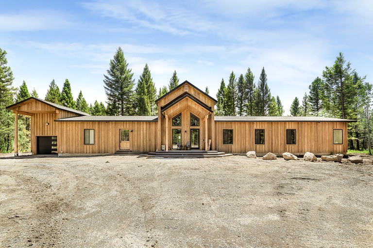 Designed Rental with Awesome Indoor Spaces in Idaho