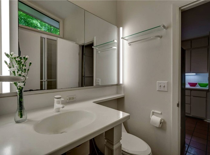 Designer Rentals (United States of America, Chapel Hill, North Carolina)