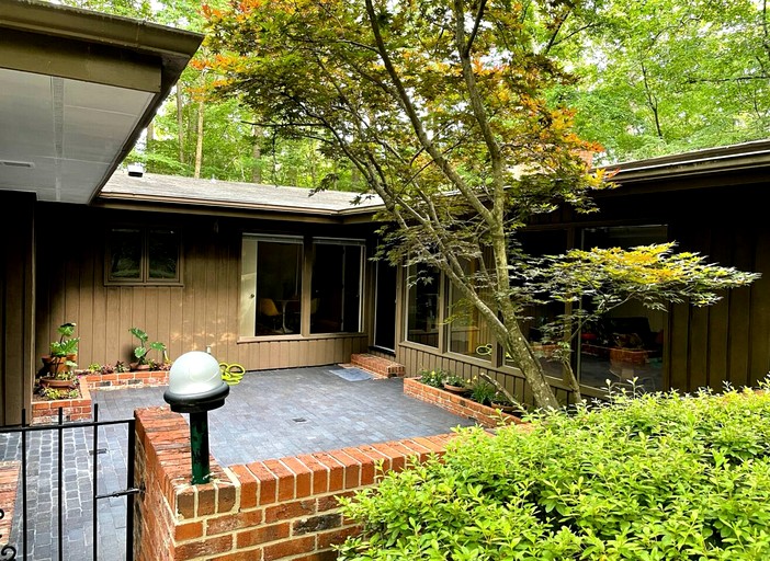 Designer Rentals (United States of America, Chapel Hill, North Carolina)