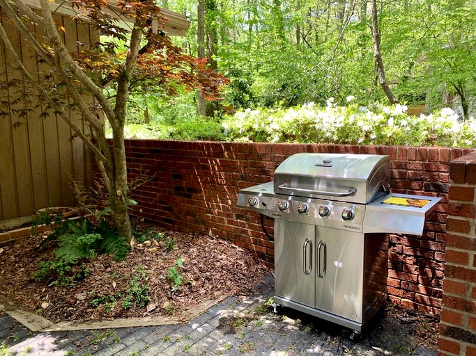 Designer Rentals (United States of America, Chapel Hill, North Carolina)