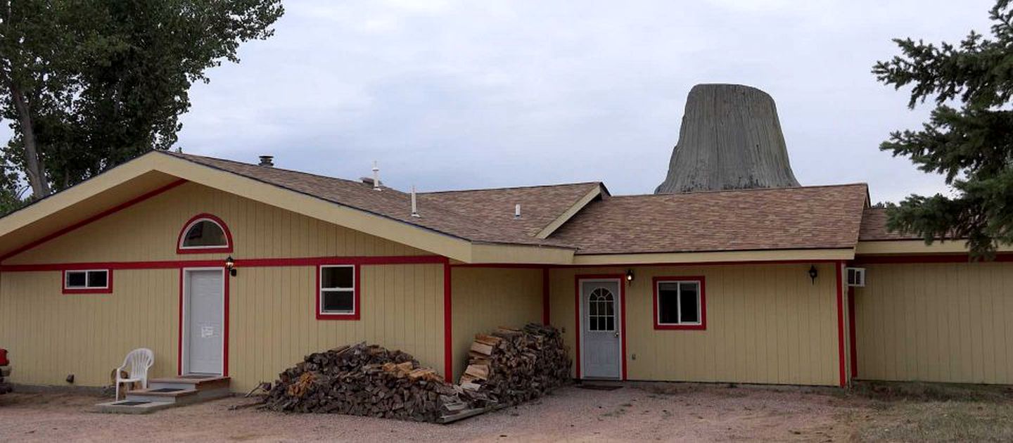 Exclusive Getaway with Jacuzzi Tub near Devils Tower, Wyoming