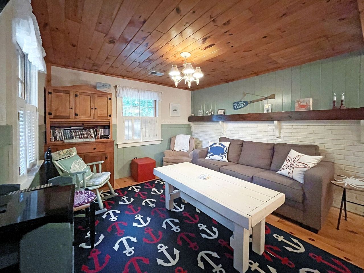 Enchanting Cottage with Fire Pit Near the Coast in York, Maine