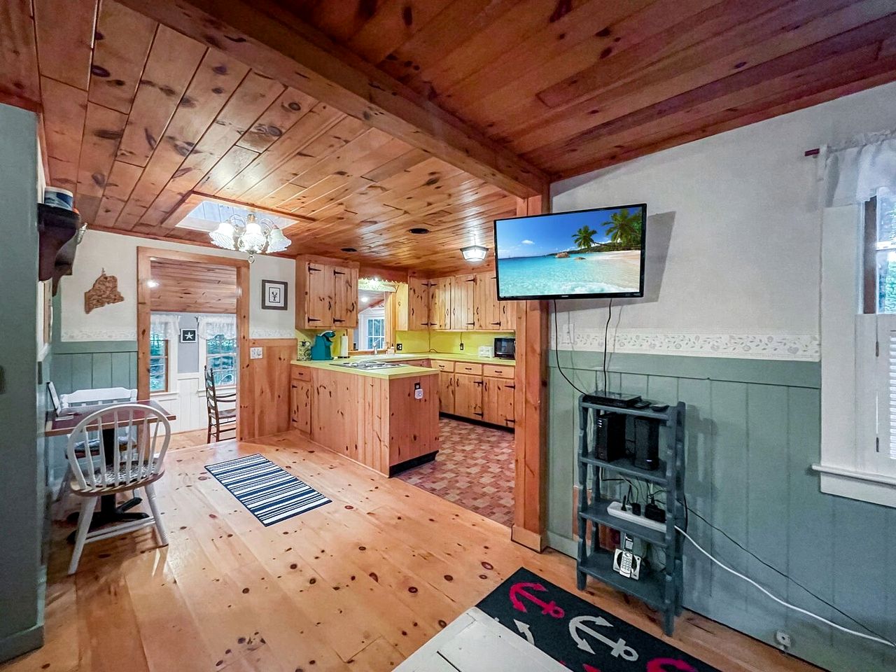 Enchanting Cottage with Fire Pit Near the Coast in York, Maine