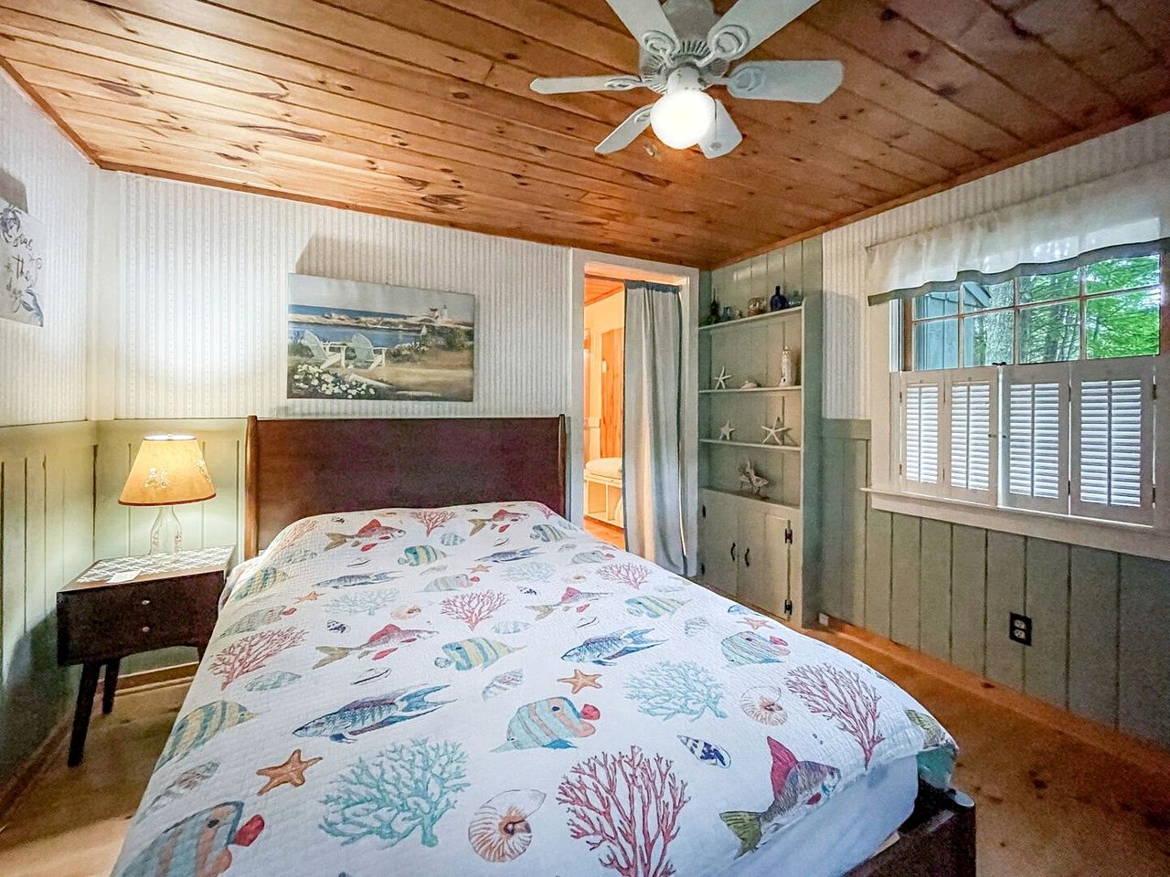 Enchanting Cottage with Fire Pit Near the Coast in York, Maine