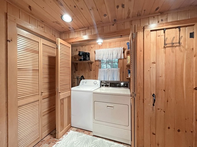 Cottages (United States of America, York, Maine)