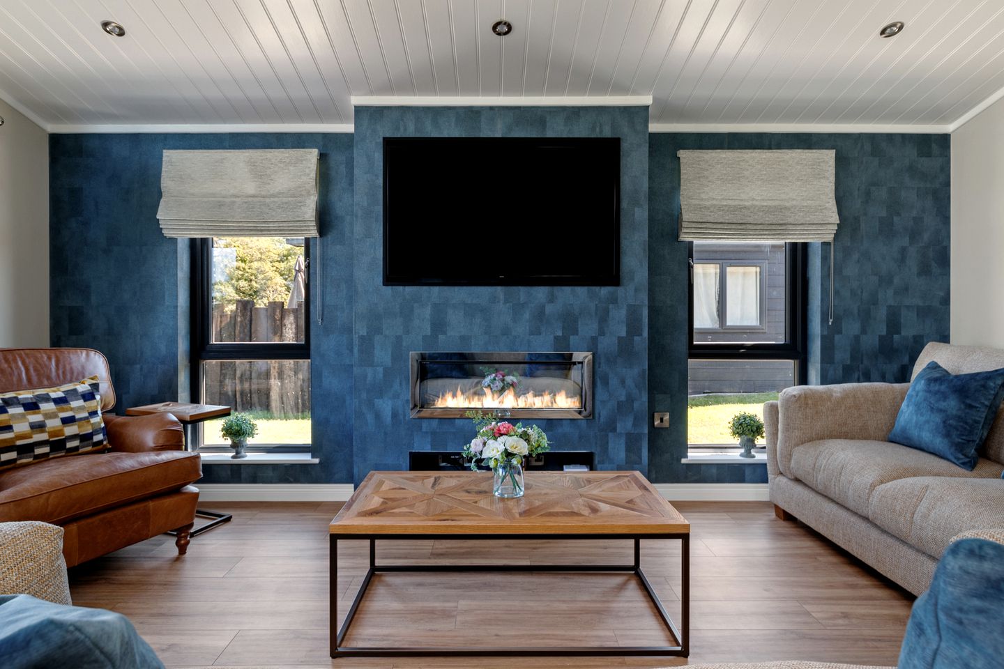 Luxury Lodge with Hot Tub near Tenby, Penally Wales – Peaceful Coastal Accommodation