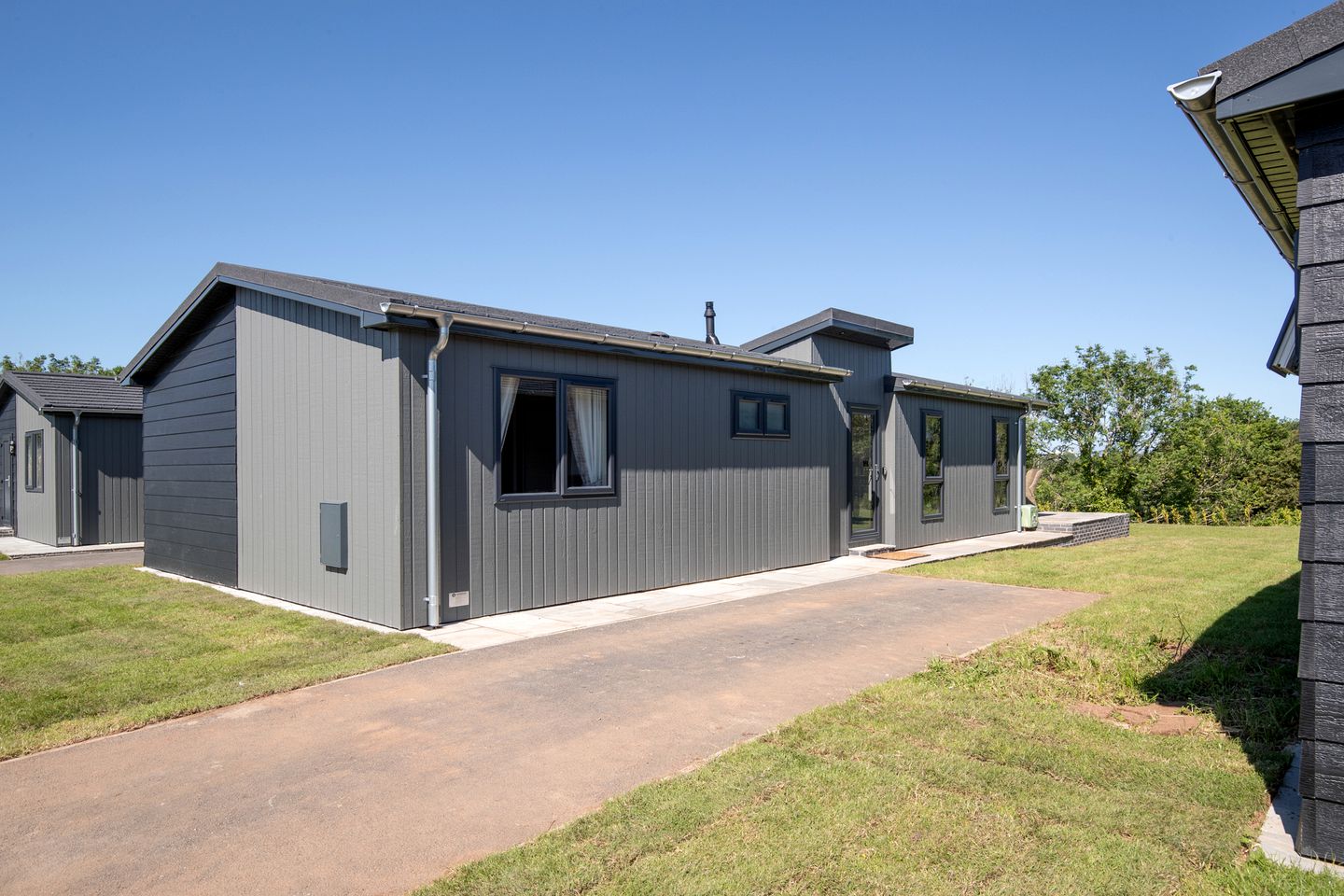 Luxury Lodge with Hot Tub near Tenby, Penally Wales – Peaceful Coastal Accommodation