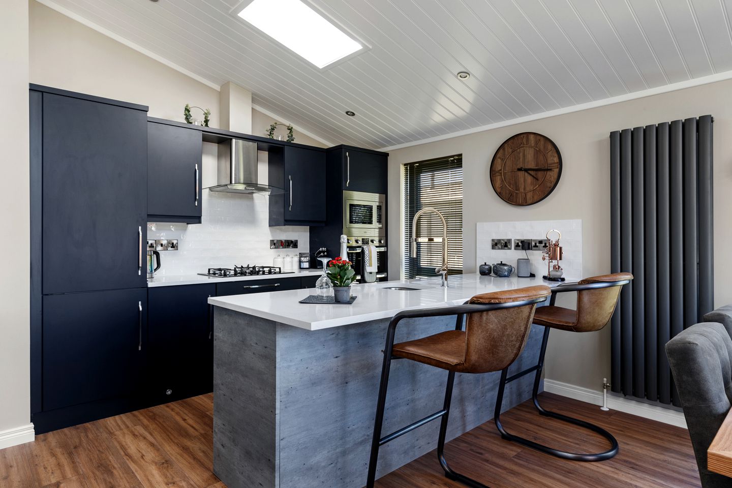 Luxury Lodge with Hot Tub near Tenby, Penally Wales – Peaceful Coastal Accommodation