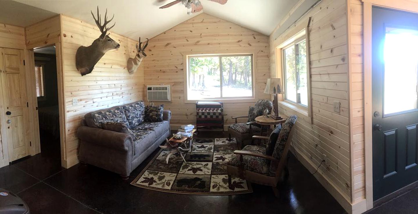 Diamond 7 Bar, Cabins 29550, Alva, United States of America Glamping Hub