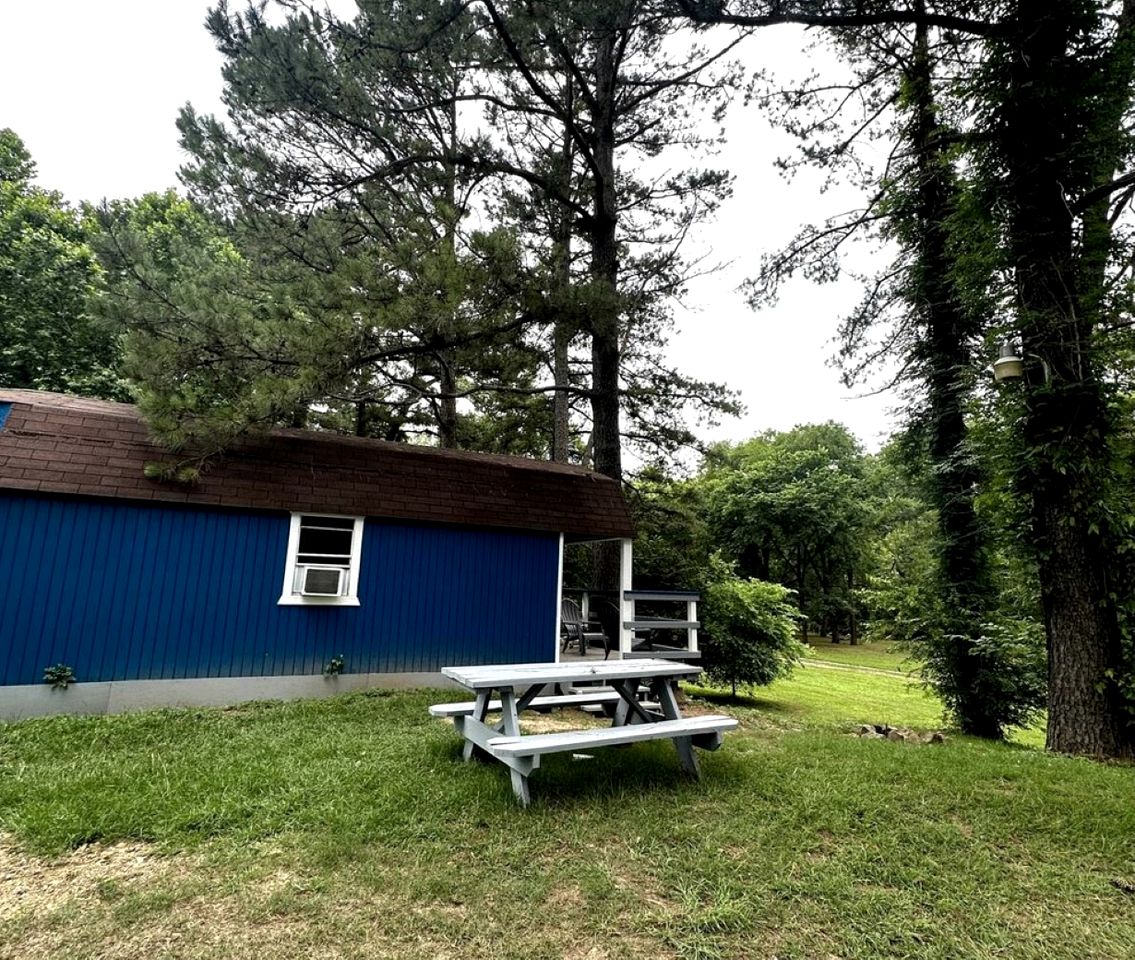 Outstanding Cabin with Fire Pit in Murfreesboro, Arkansas