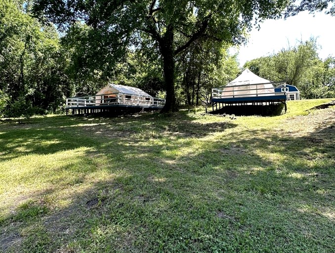 Cabins (United States of America, Murfreesboro, Arkansas)