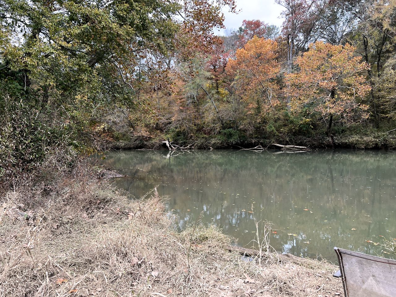 Riverfront Cabin with Barbecue in Murfreesboro, Arkansas