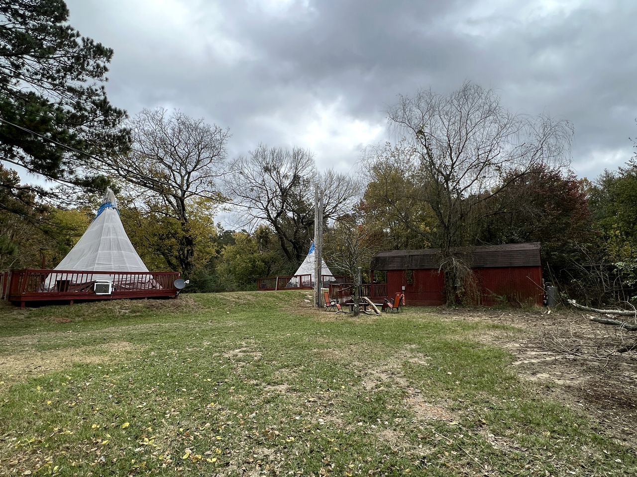 Riverfront Cabin with Barbecue in Murfreesboro, Arkansas