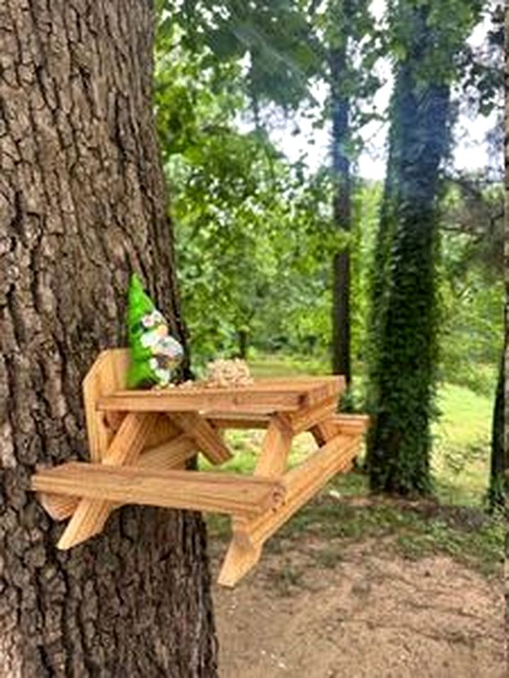 Heavenly Cabin Placed Between Trees in Murfreesboro, Arkansas