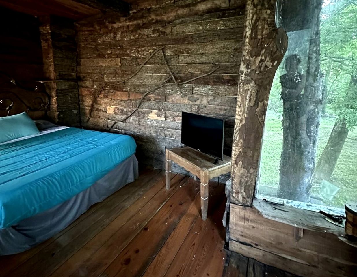 Spectacular Tree House with Barbecue in Murfreesboro, Arkansas