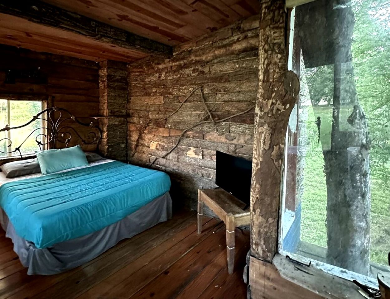 Spectacular Tree House with Barbecue in Murfreesboro, Arkansas