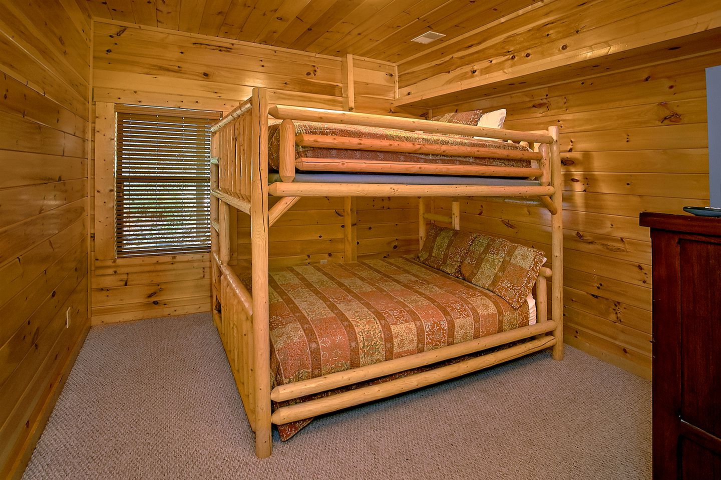 Luxury Gatlinburg Cabin Retreat for a Family Getaway in Tennessee