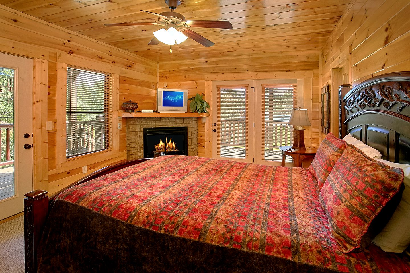 Luxury Gatlinburg Cabin Retreat for a Family Getaway in Tennessee