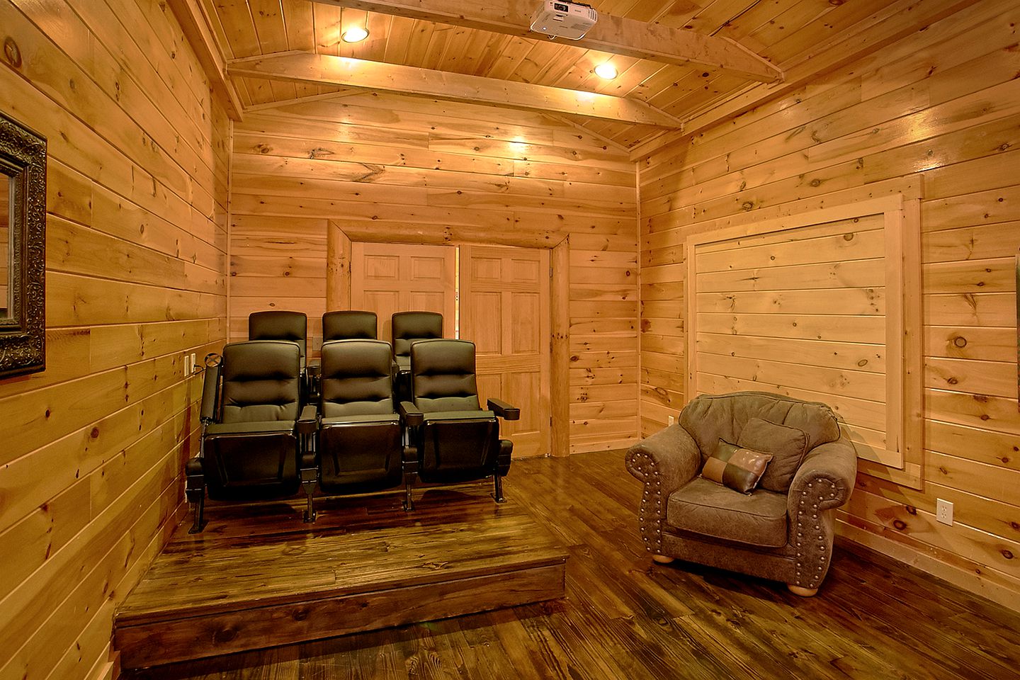 Luxury Gatlinburg Cabin Retreat for a Family Getaway in Tennessee