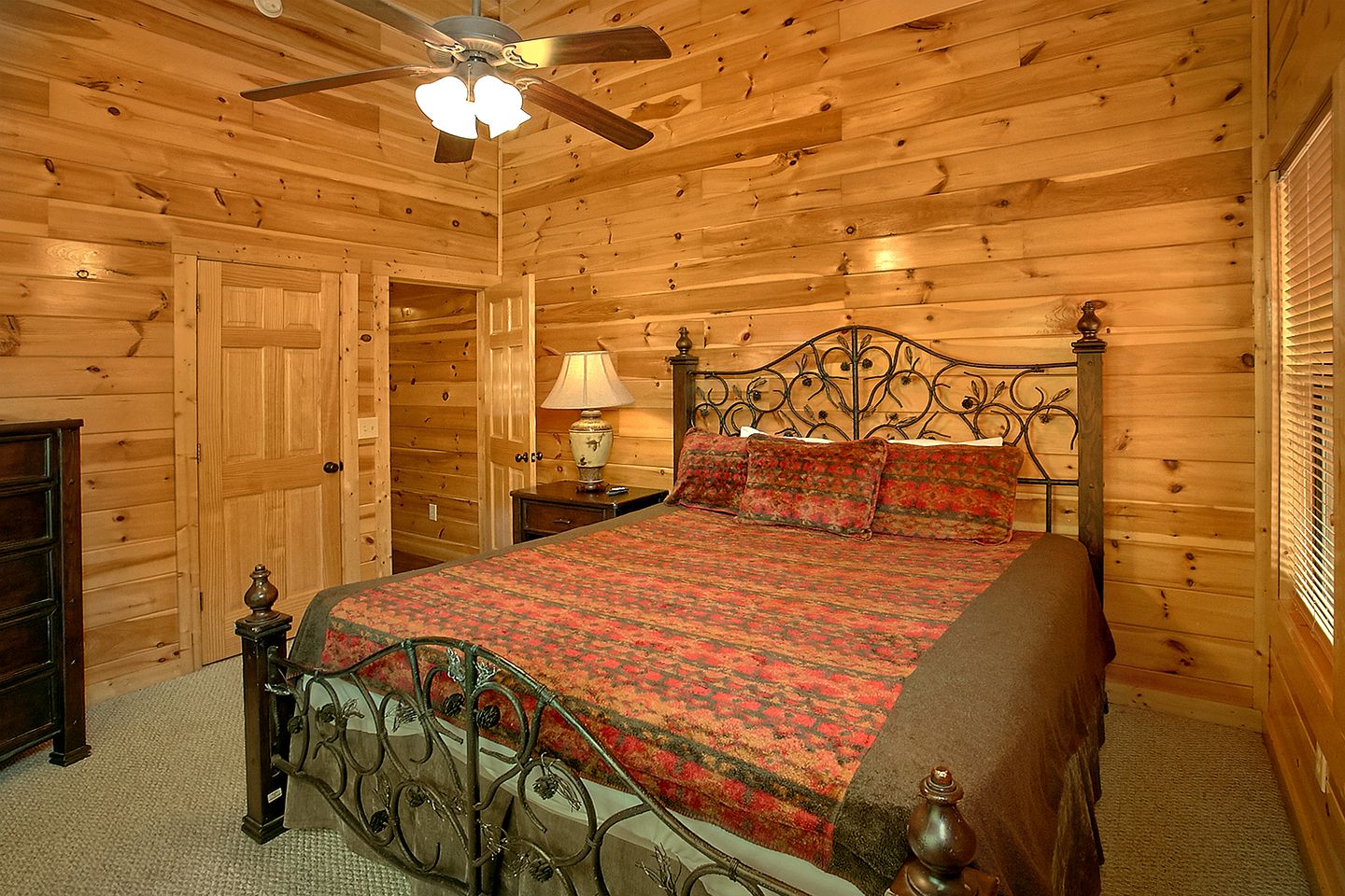 Luxury Gatlinburg Cabin Retreat for a Family Getaway in Tennessee