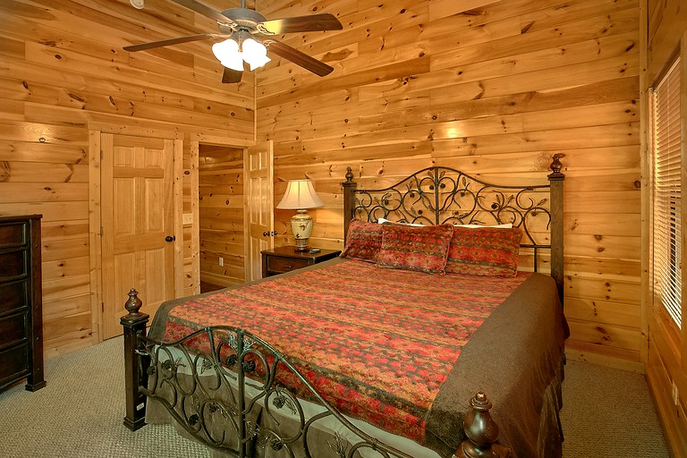 -- (United States, Gatlinburg, Tennessee)