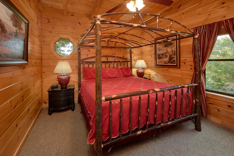 -- (United States, Gatlinburg, Tennessee)