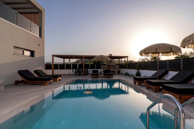 Vacation Rentals (Greece, --, --)