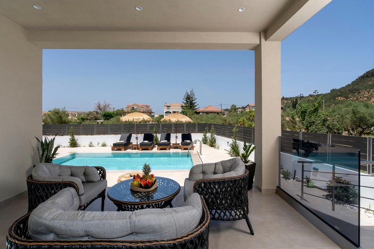 Vacation Rentals (Greece, --, --)
